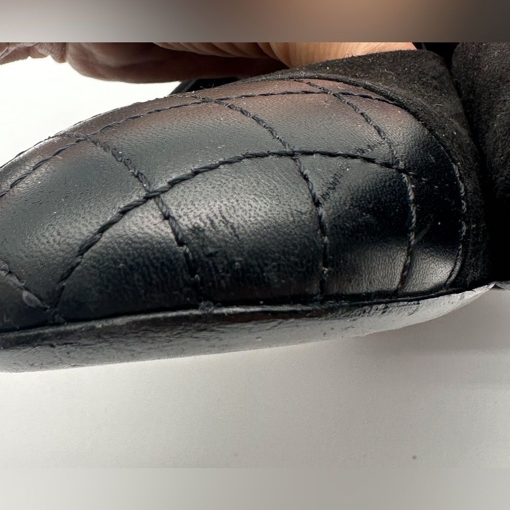 CHANEL CC Logo Quilted Cap Toe Suede Black Pumps Pearl Heels EU 41 C US 10-10.5 - Picture 6 of 15